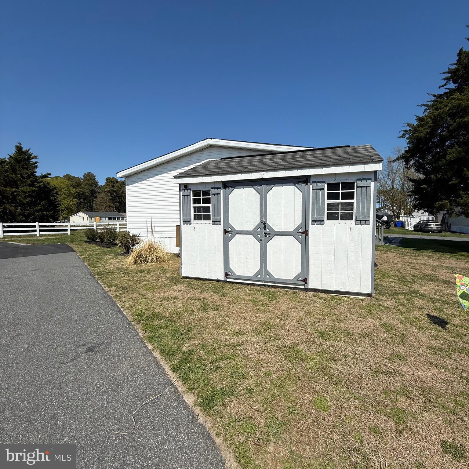 WHITE HOUSE BEACH - Residential