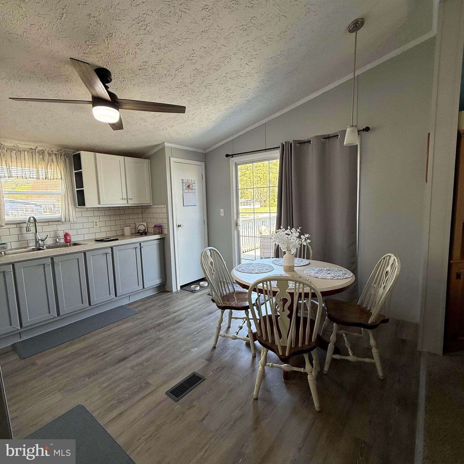 WHITE HOUSE BEACH - Residential