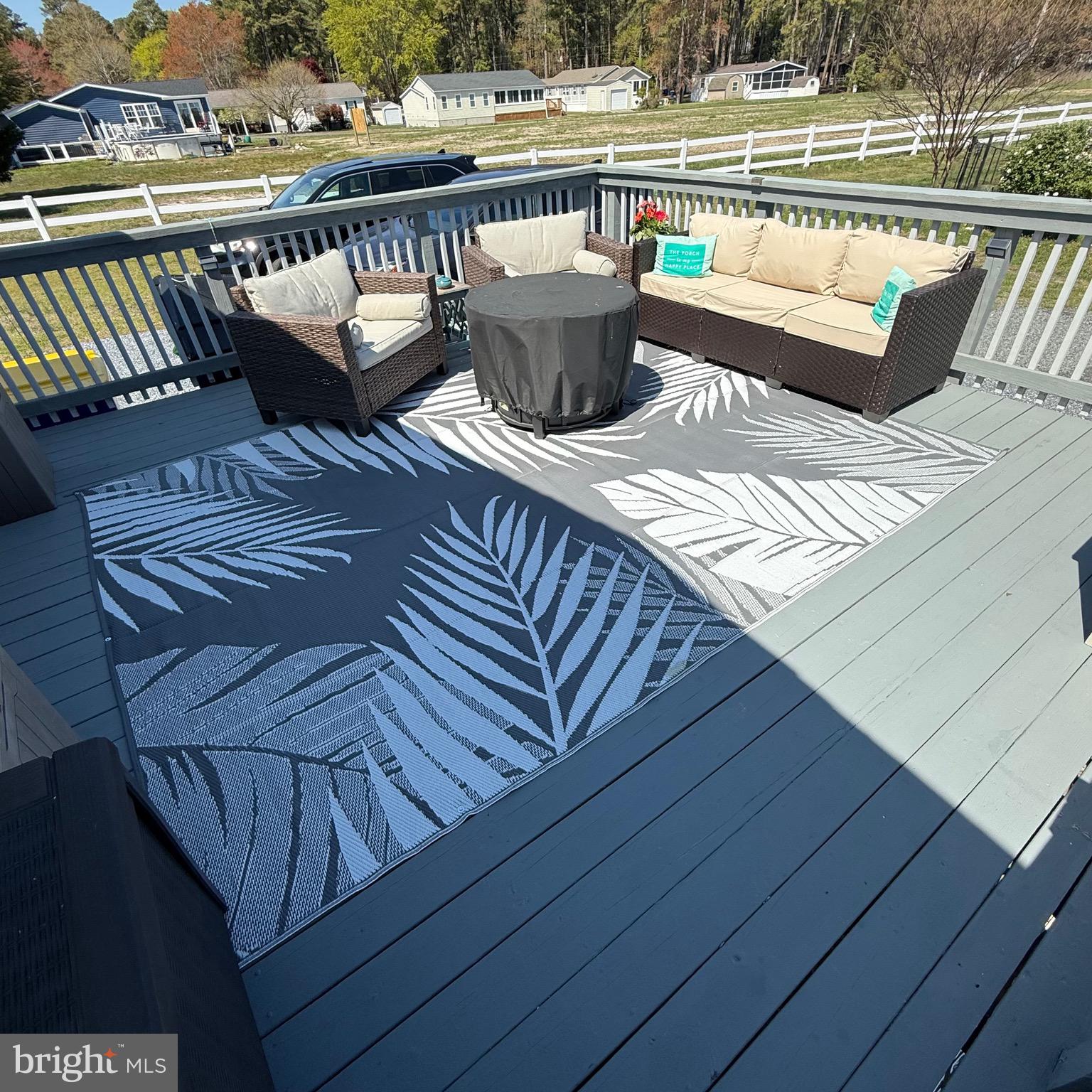 WHITE HOUSE BEACH - Residential