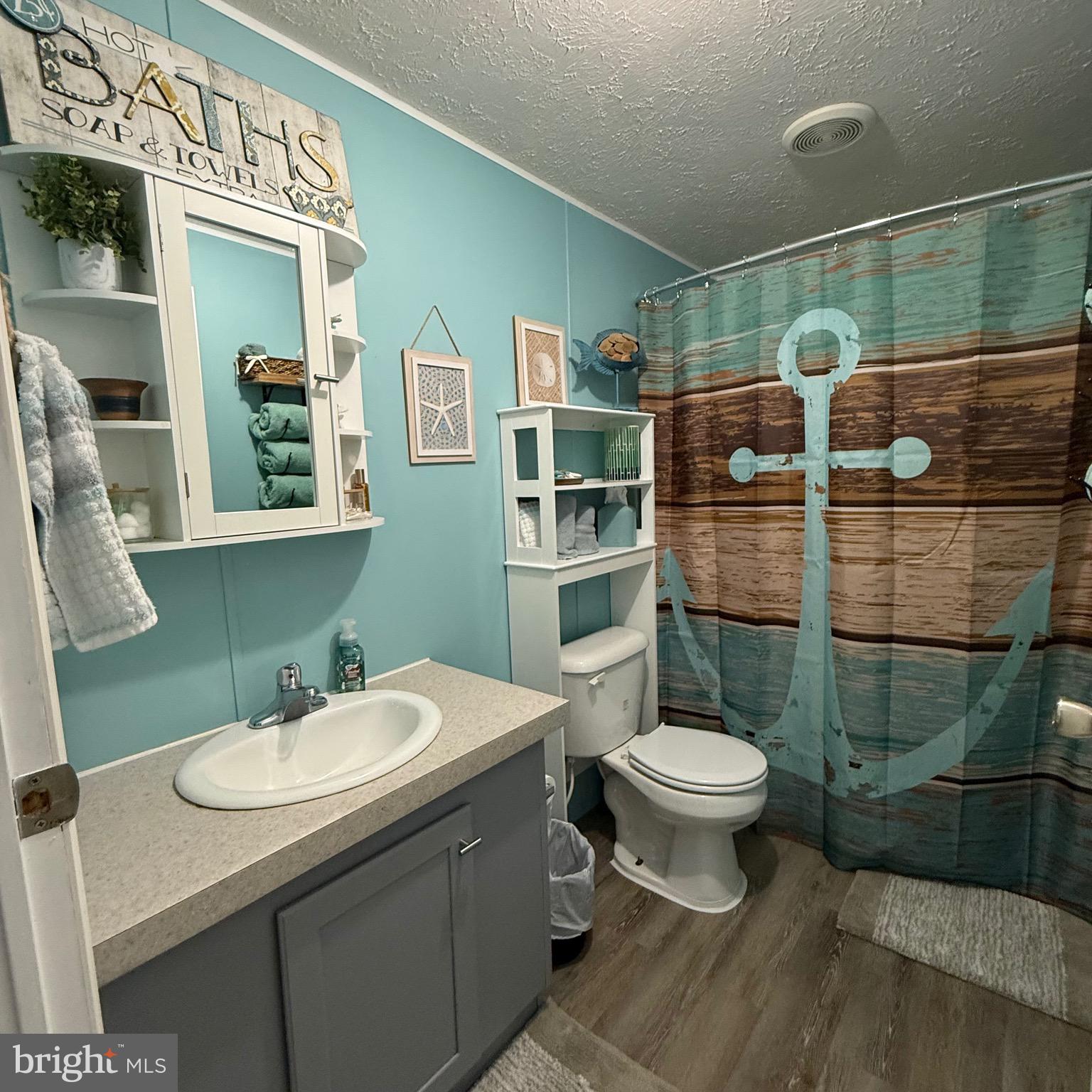 WHITE HOUSE BEACH - Residential