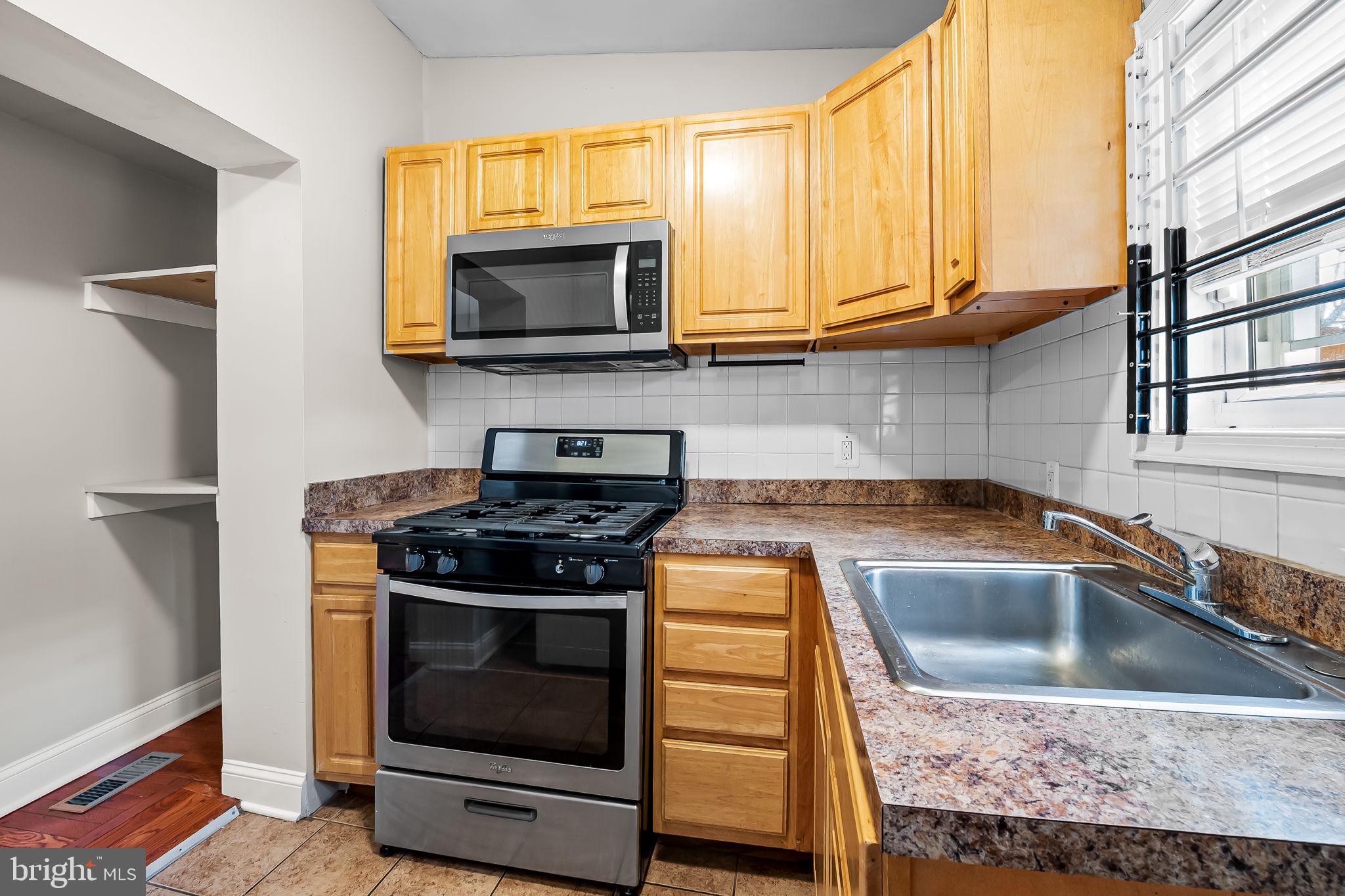 ELWOOD PARK - Residential