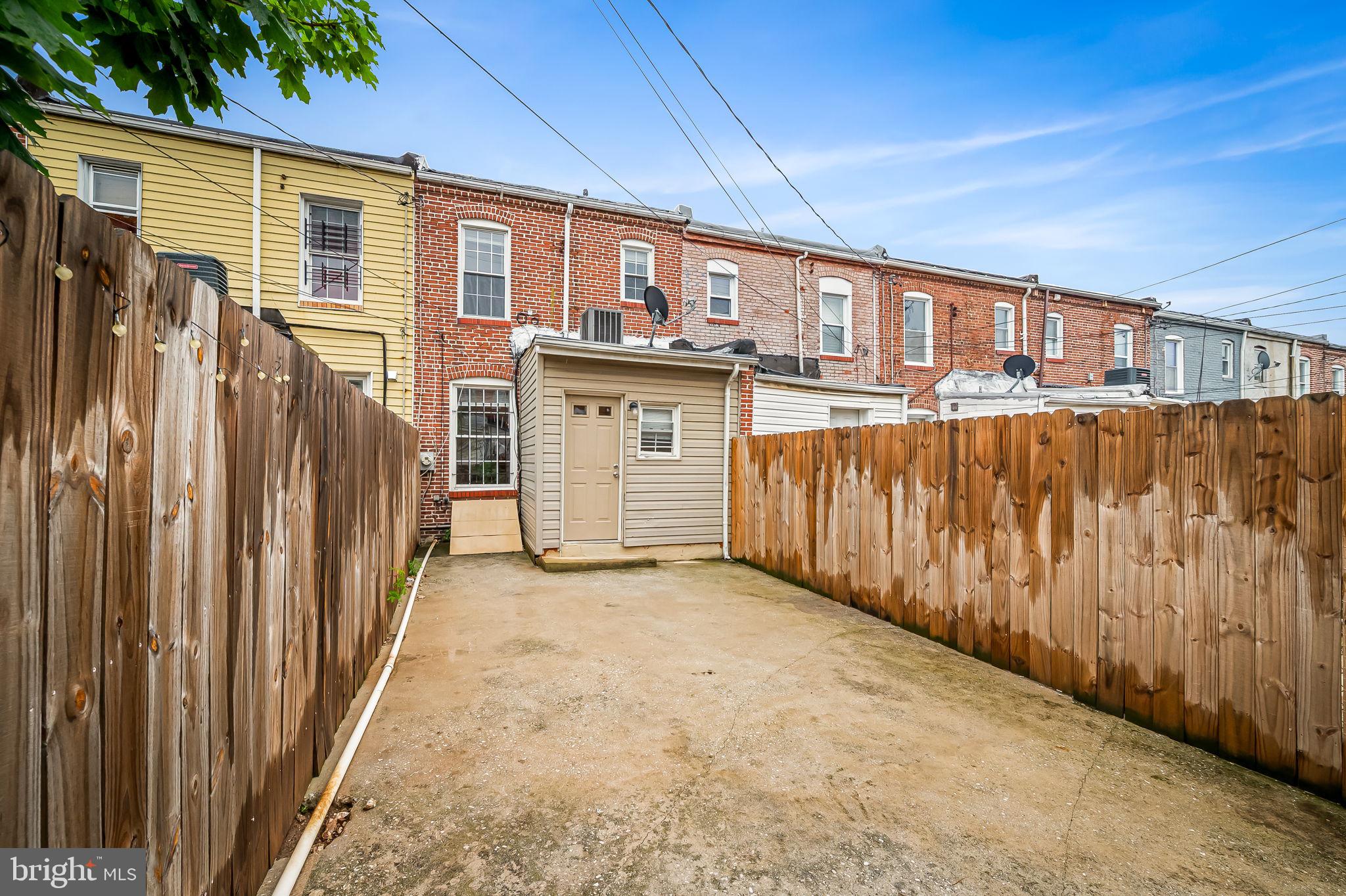 ELWOOD PARK - Residential