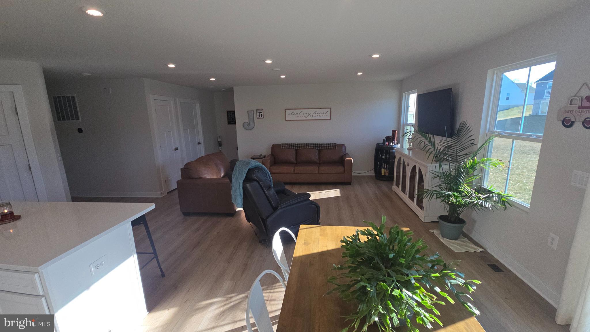 SOUTH BROOK - Residential