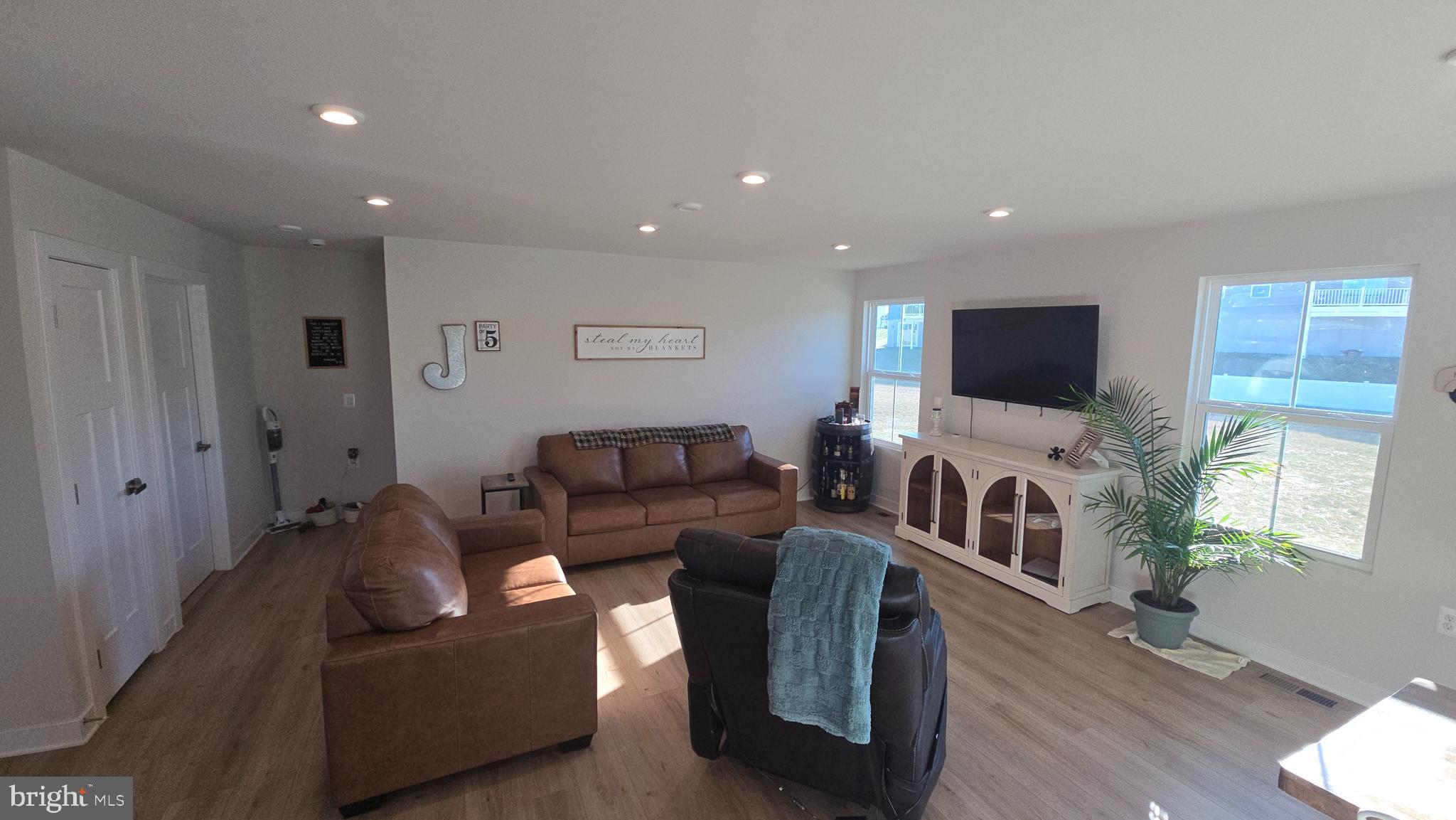 SOUTH BROOK - Residential