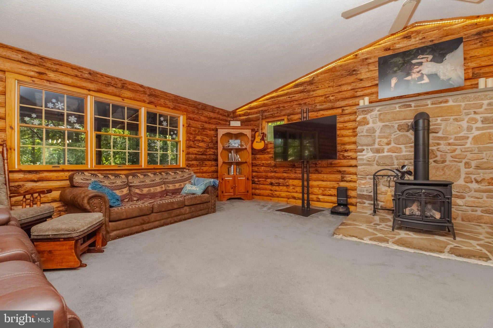 2436 LINDA LANE