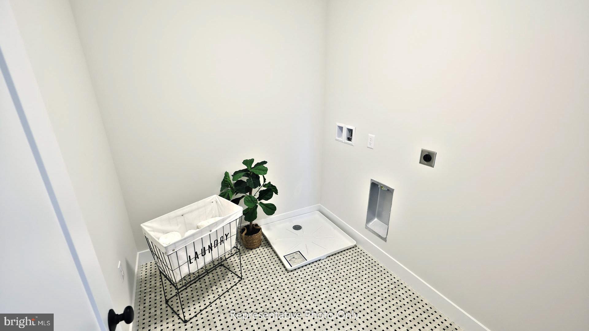 WALTON HILL - Residential