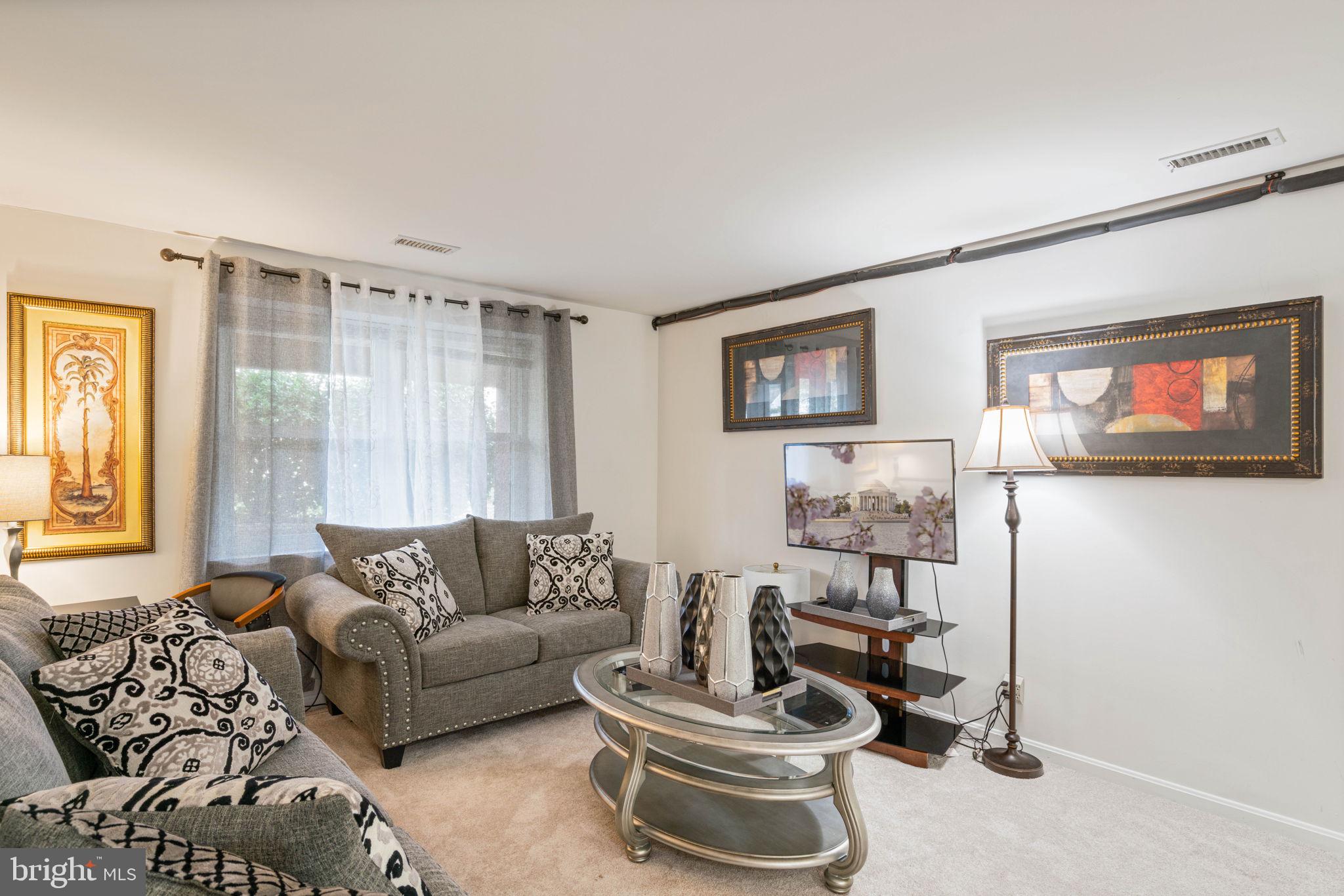 STAFFORD MEADOWS - Residential