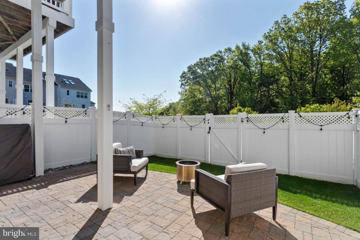 POINTE AT ARUNDEL PRESERVES - Residential