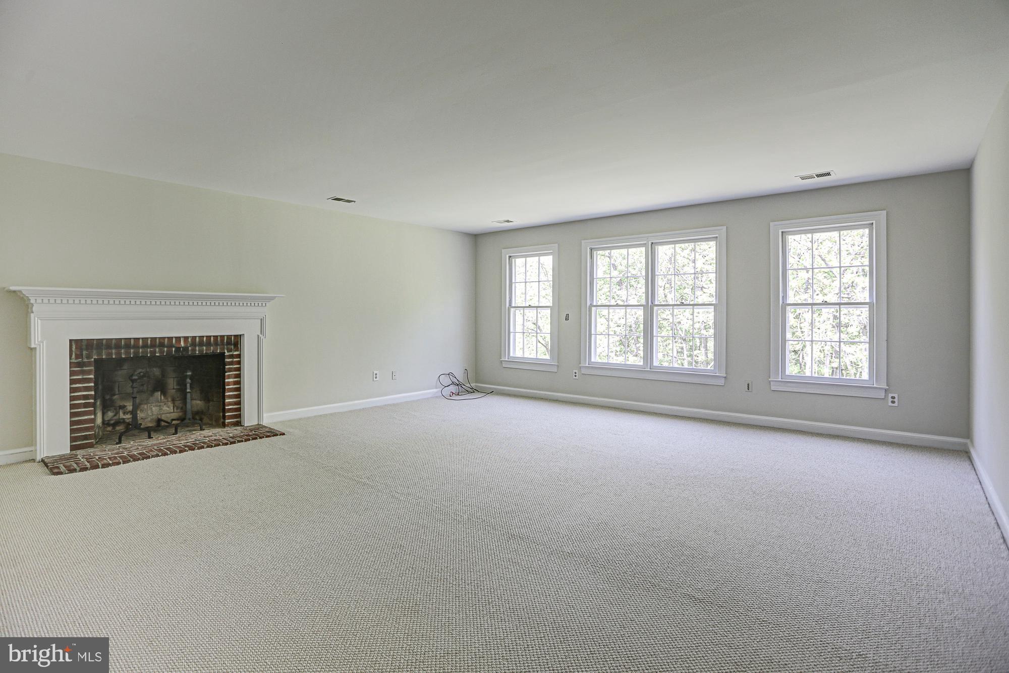 RIVERS EDGE - Residential