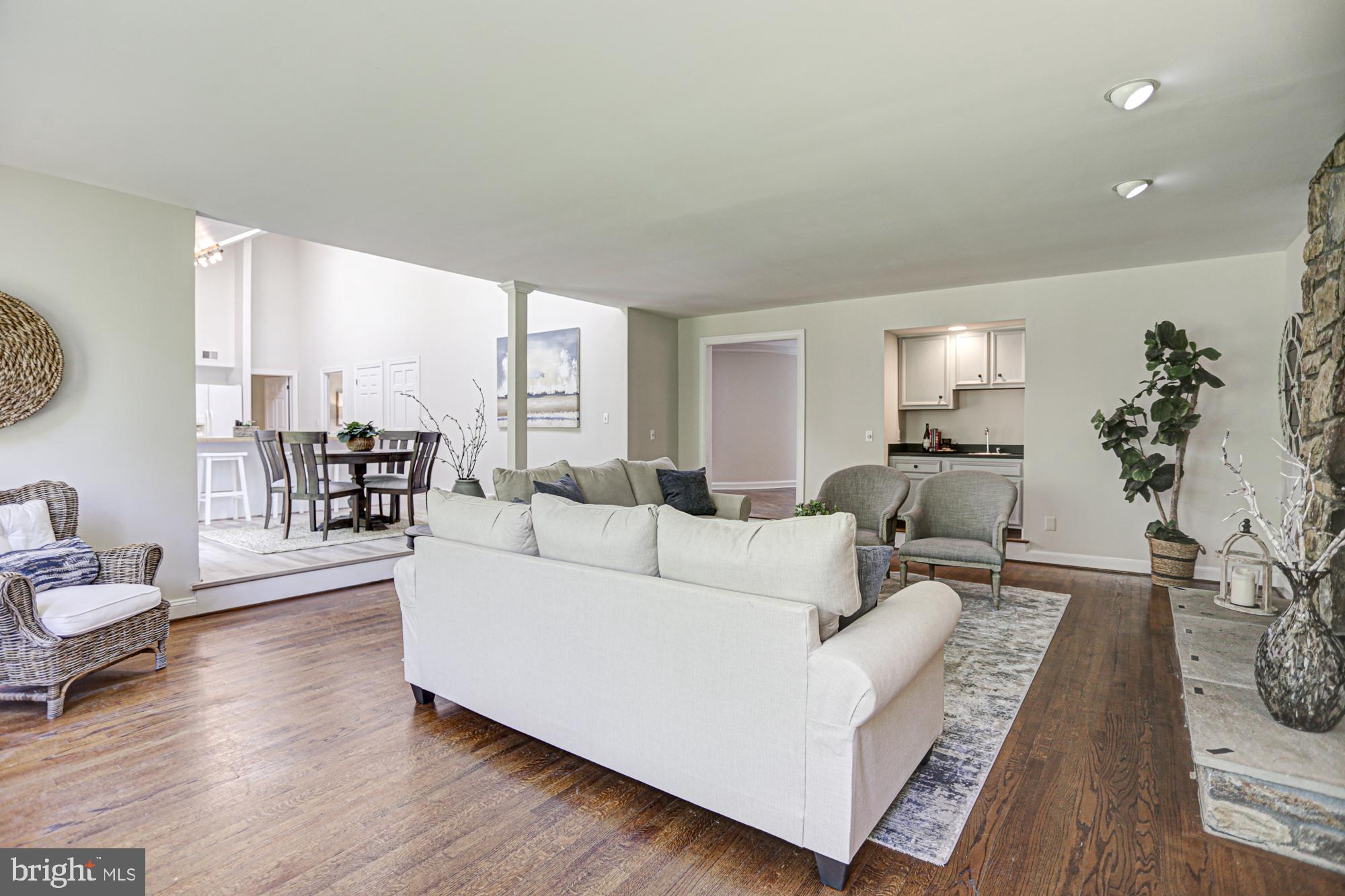 RIVERS EDGE - Residential