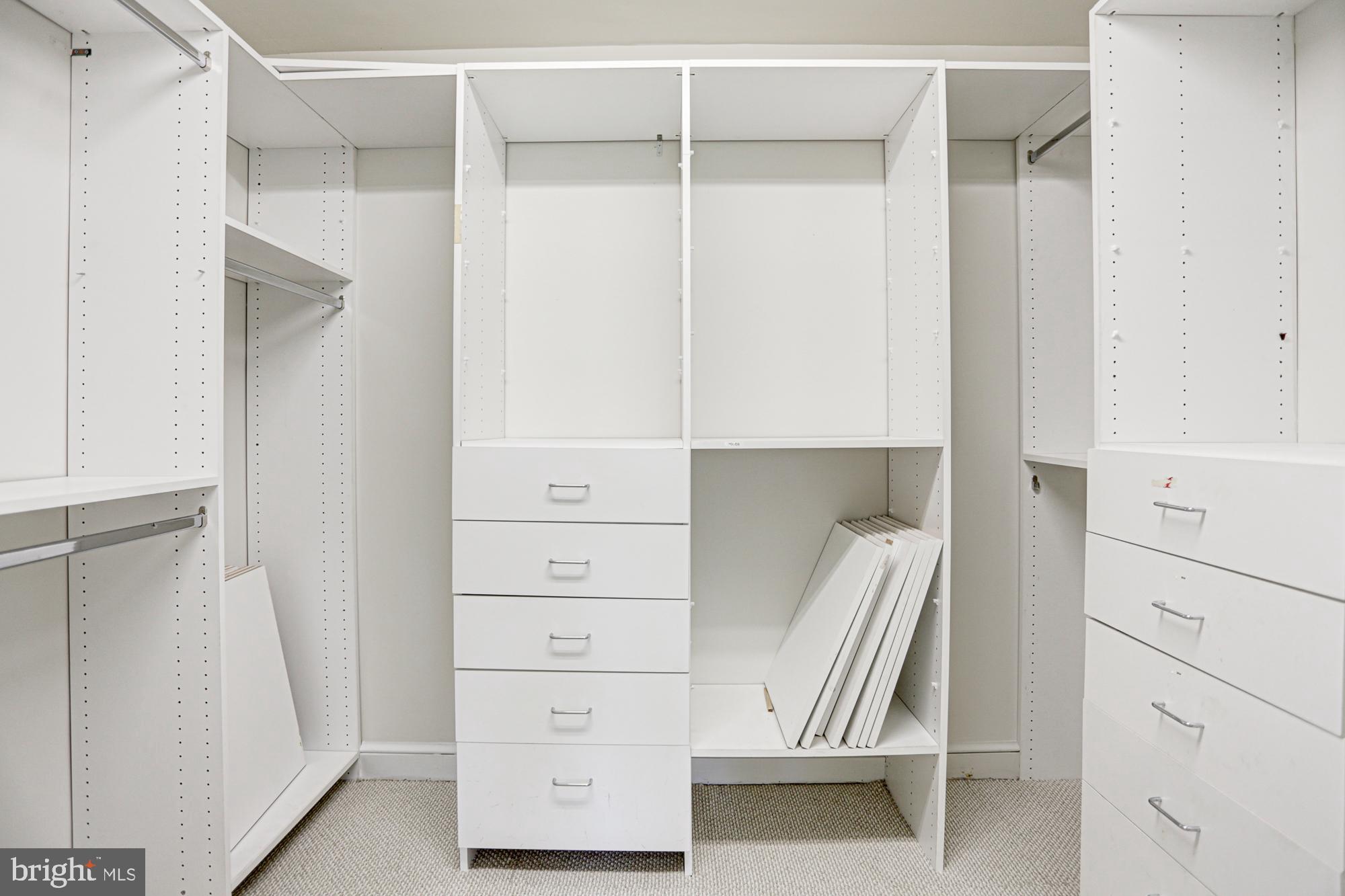 RIVERS EDGE - Residential