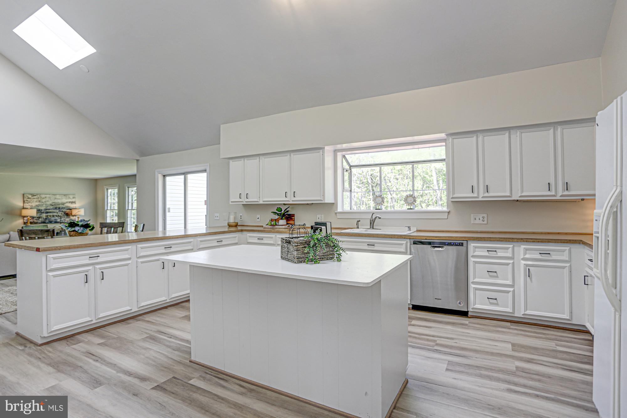 RIVERS EDGE - Residential