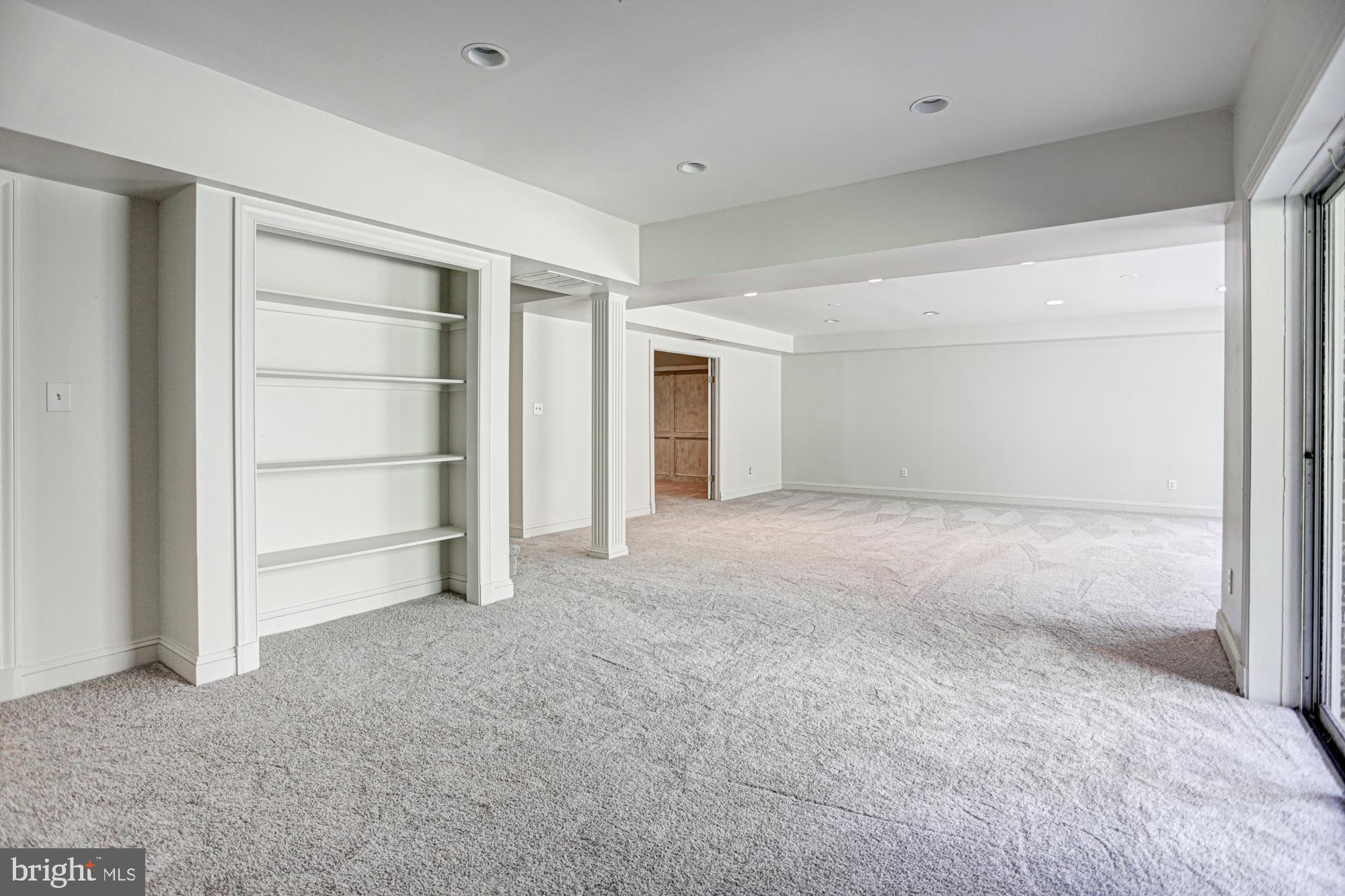 RIVERS EDGE - Residential