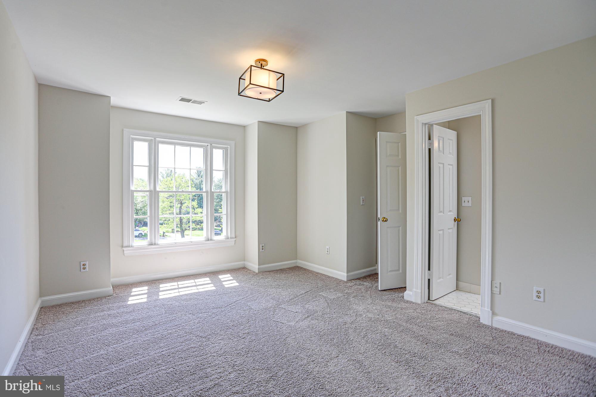 RIVERS EDGE - Residential