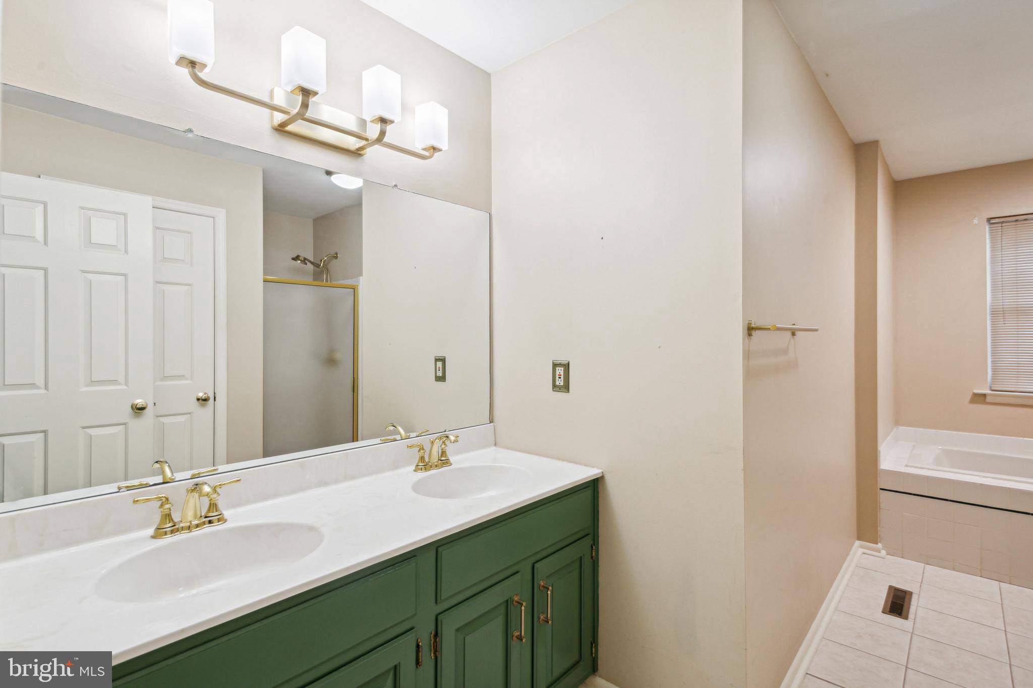 KINGSCOTE - Residential