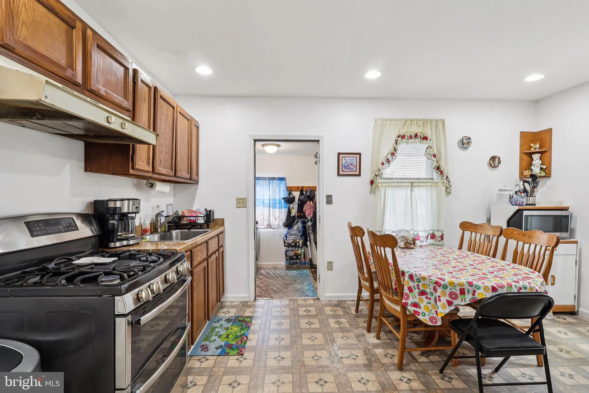 Riverside, New Jersey 08075, United States, 3 Bedrooms Bedrooms, ,1 BathroomBathrooms,Residential,Active,162136