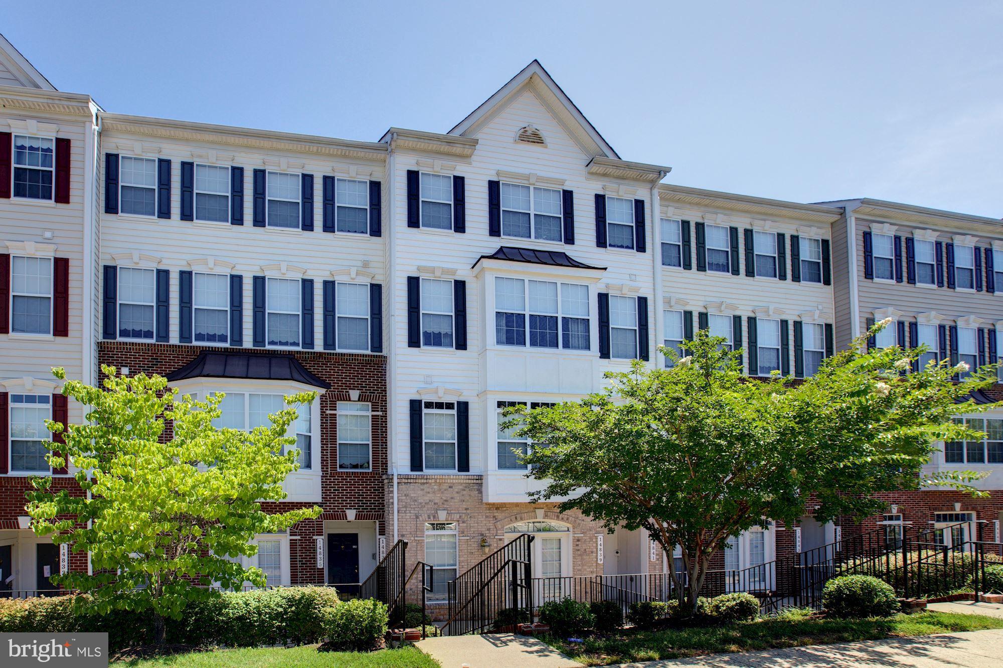 HAMPTON SQUARE CONDOMINIUMS - Residential