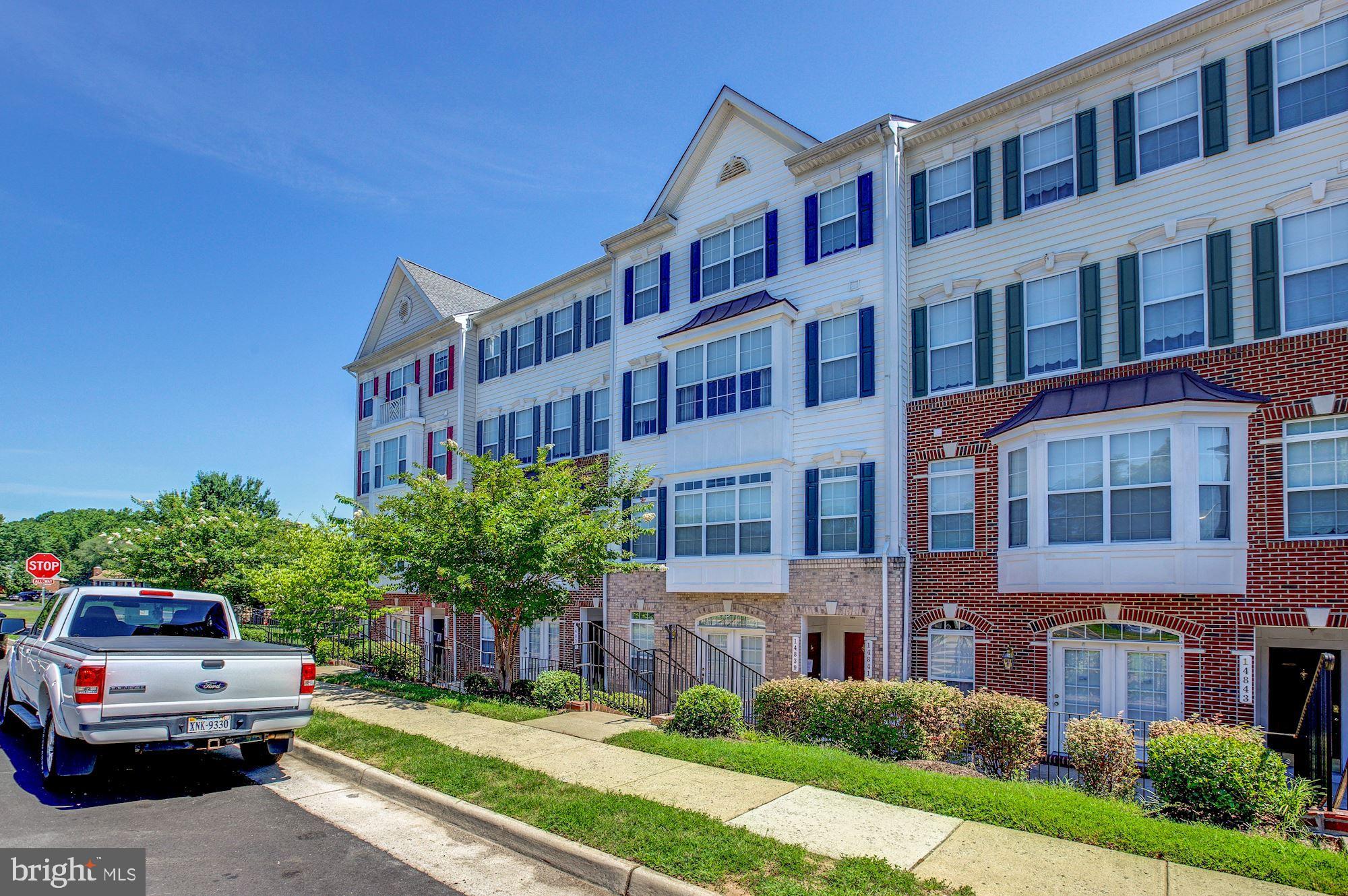 HAMPTON SQUARE CONDOMINIUMS - Residential