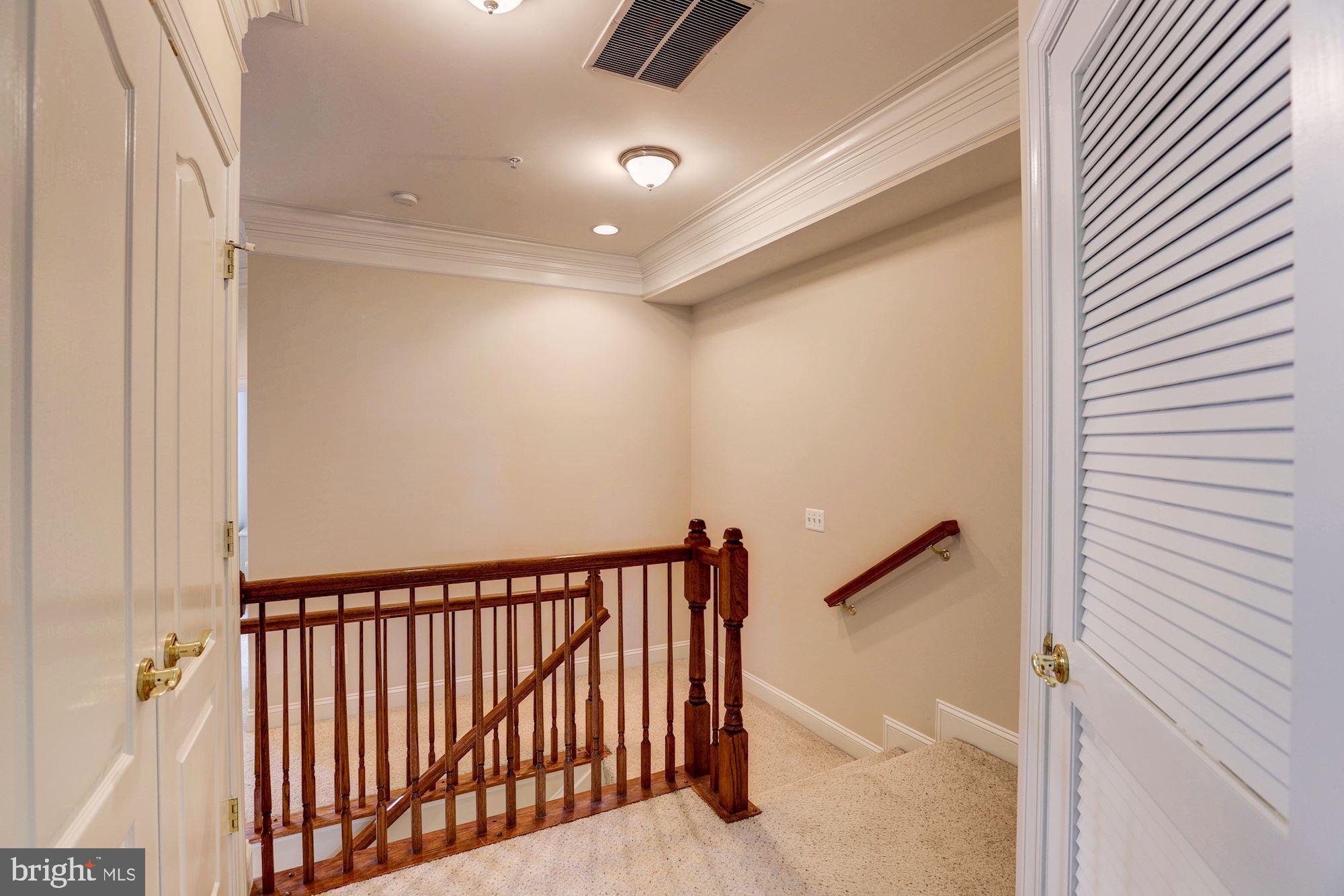 HAMPTON SQUARE CONDOMINIUMS - Residential