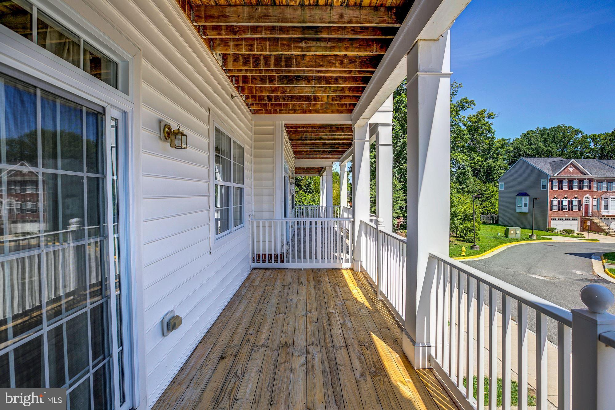 HAMPTON SQUARE CONDOMINIUMS - Residential