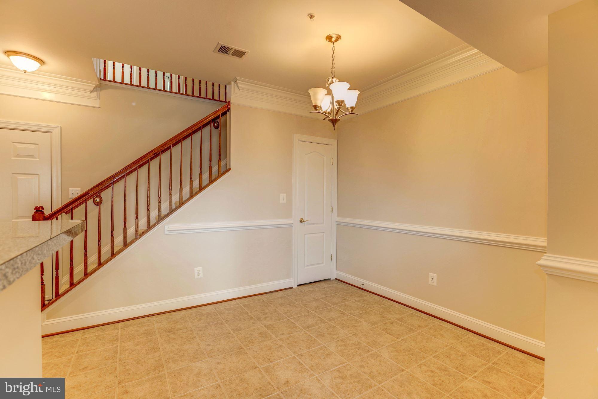 HAMPTON SQUARE CONDOMINIUMS - Residential