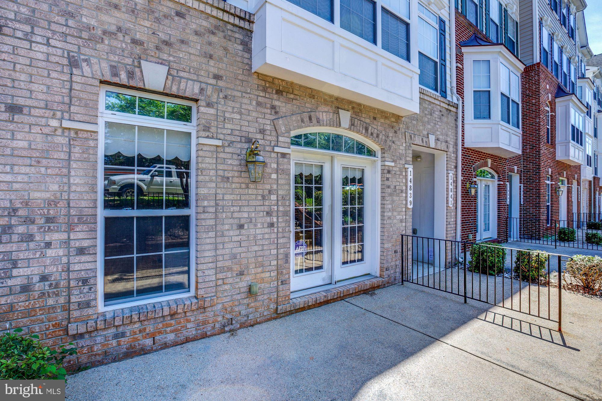 HAMPTON SQUARE CONDOMINIUMS - Residential