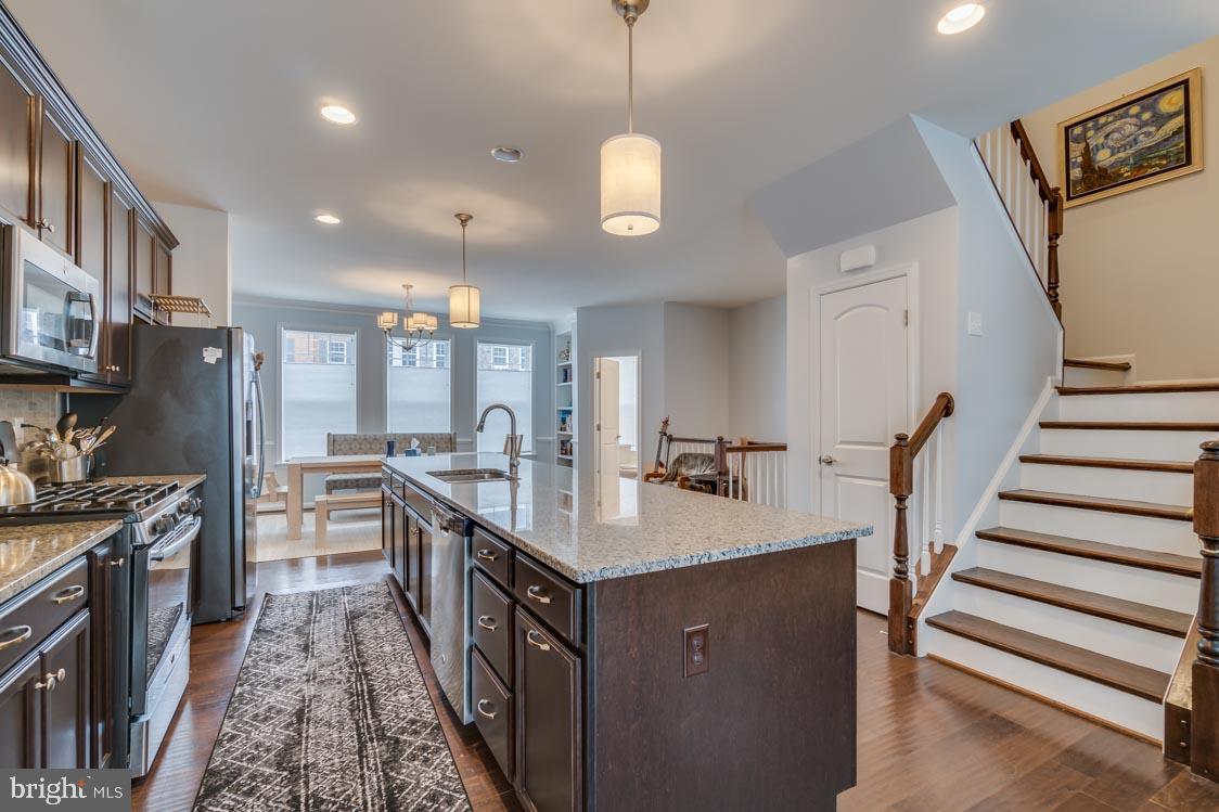 COWAN CROSSING - Residential