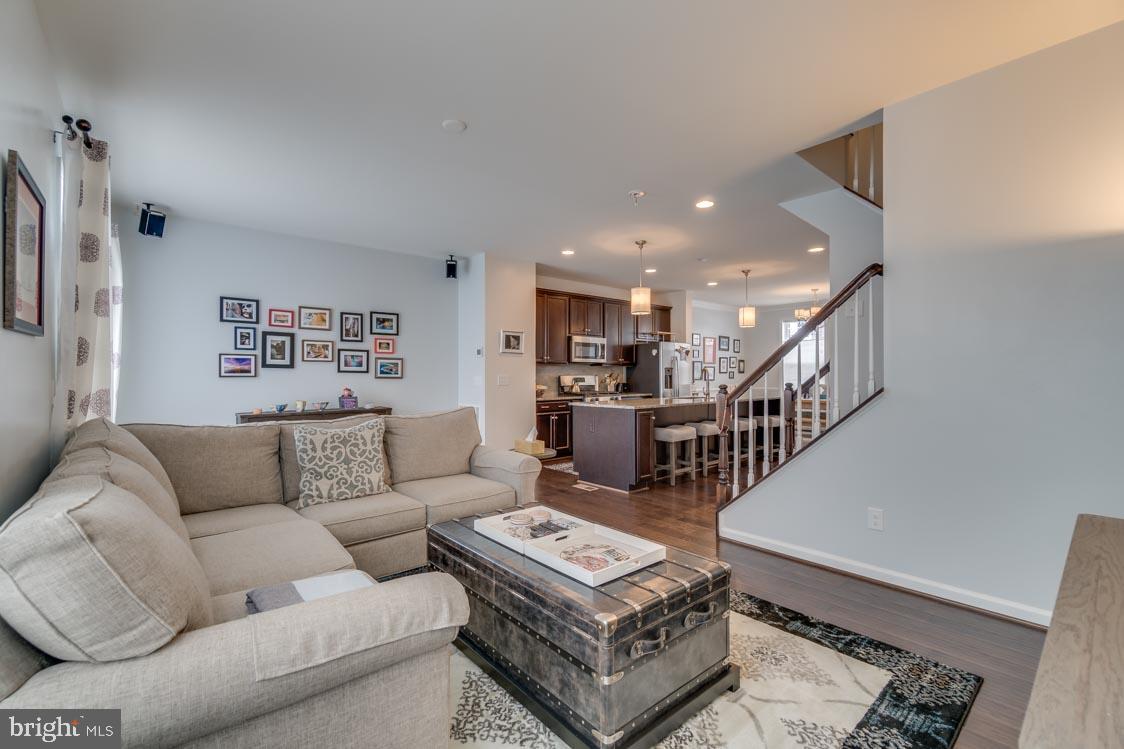 COWAN CROSSING - Residential