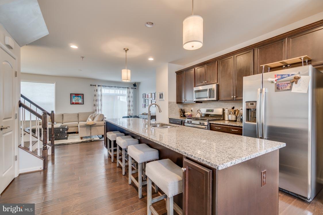 COWAN CROSSING - Residential