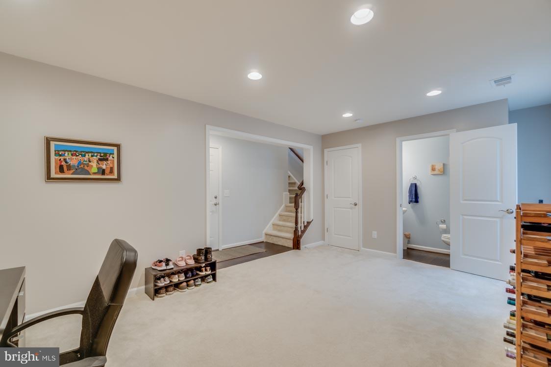 COWAN CROSSING - Residential