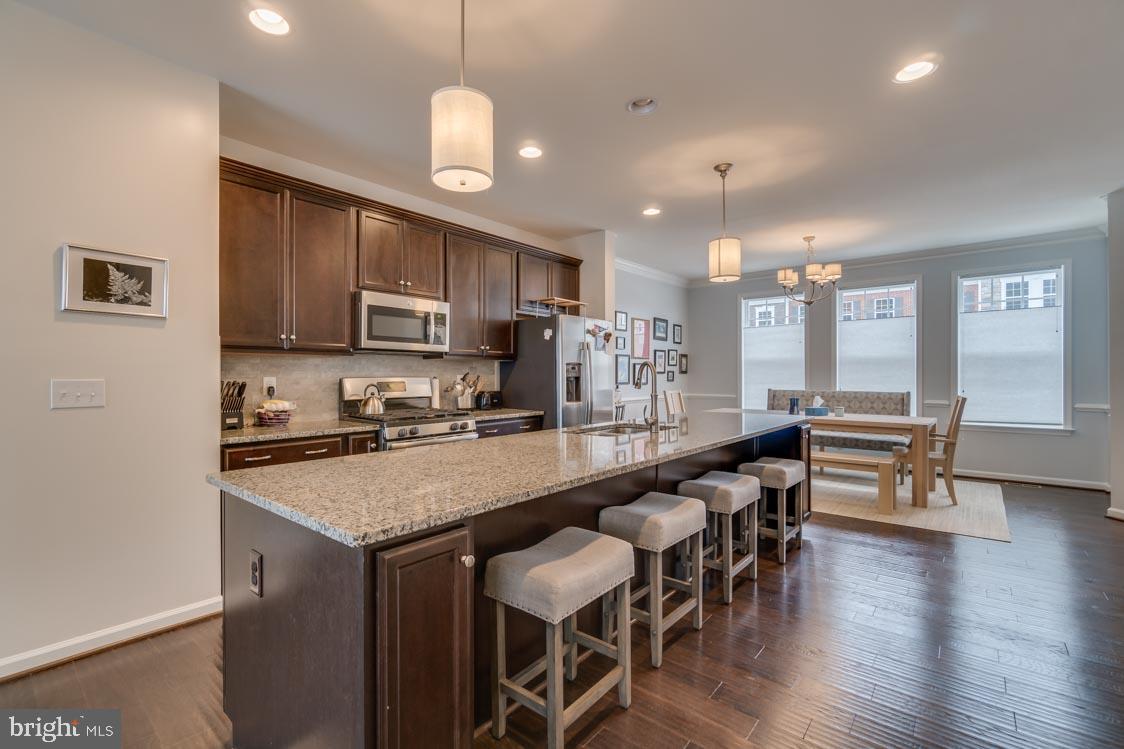 COWAN CROSSING - Residential