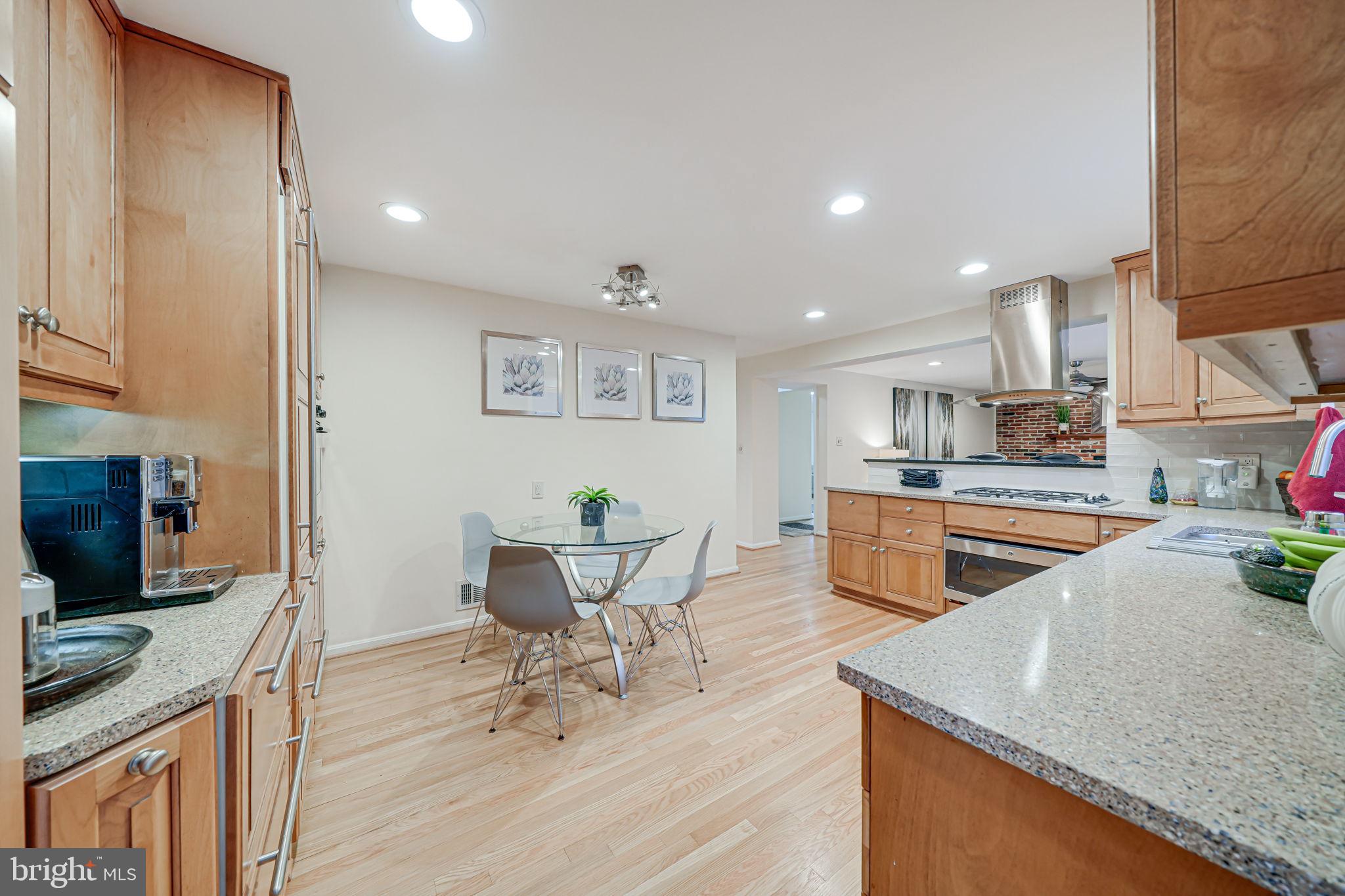 CHAPEL SQUARE - Residential