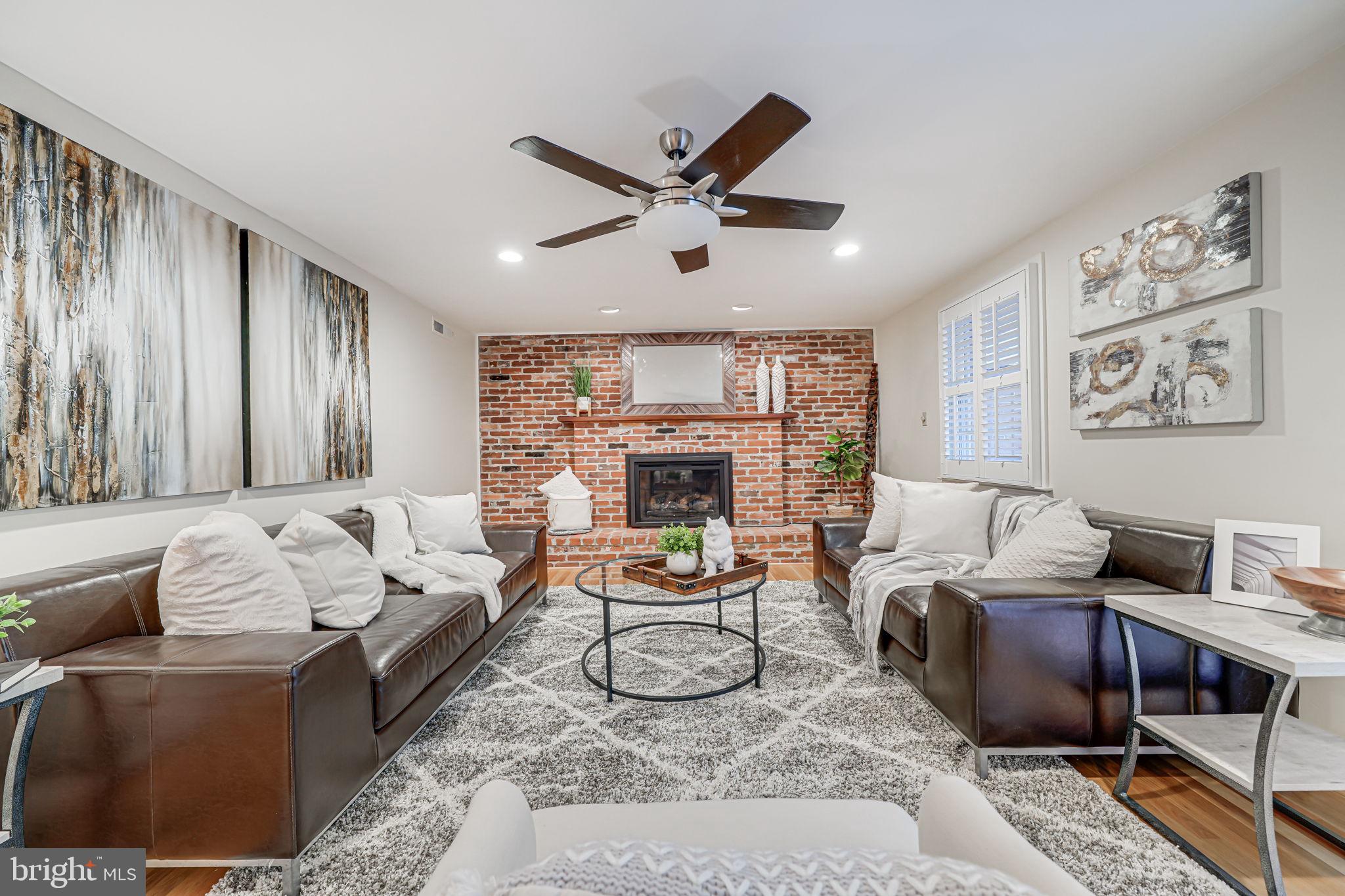 CHAPEL SQUARE - Residential