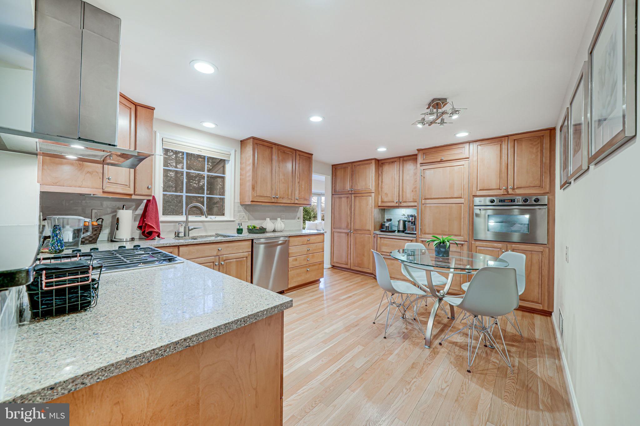 CHAPEL SQUARE - Residential