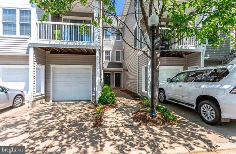 Condo For Sale - 12804 Fair Briar Lane<br/> Fairfax County, FAIRFAX, VA 22033