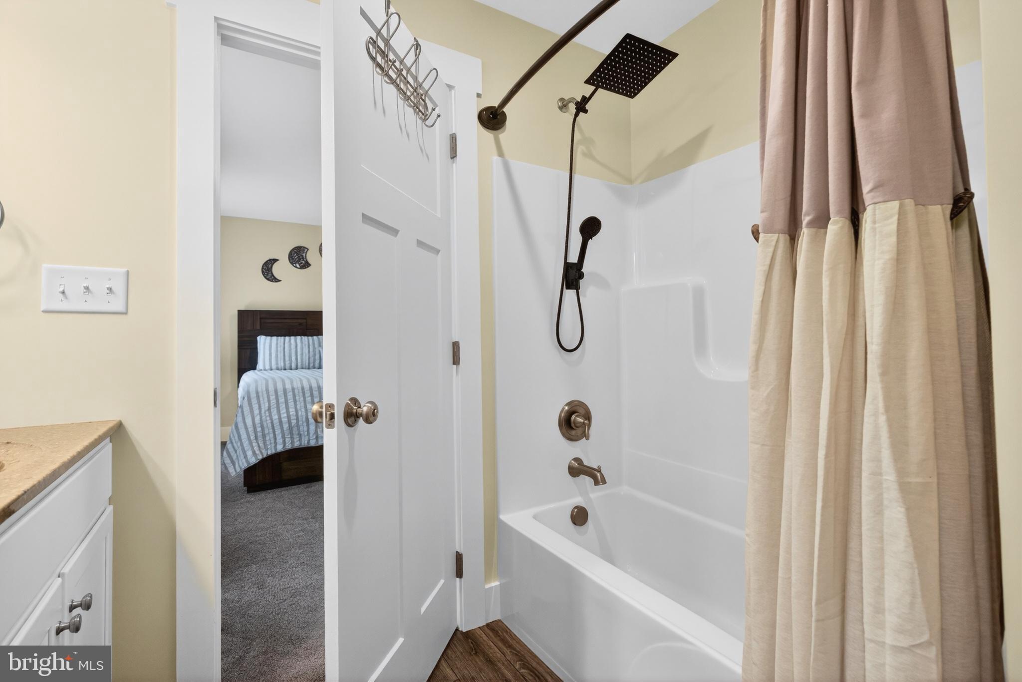 NORTH MIDDLE SPRING ESTATES - Residential