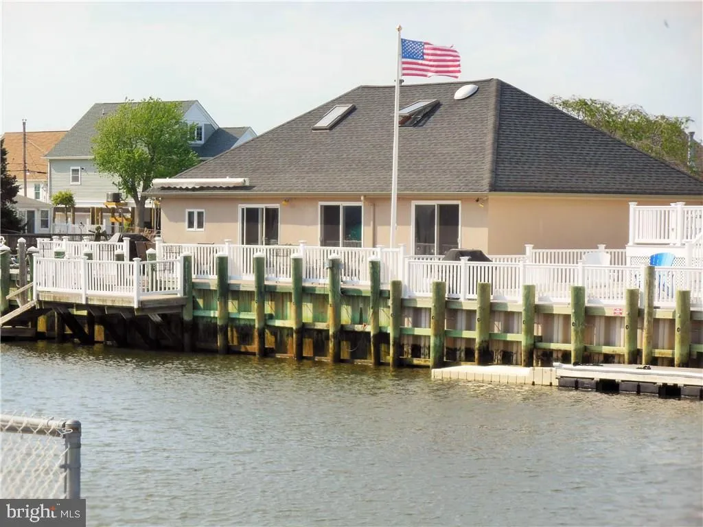 117 W Playhouse Road, Tuckerton, NJ 08087