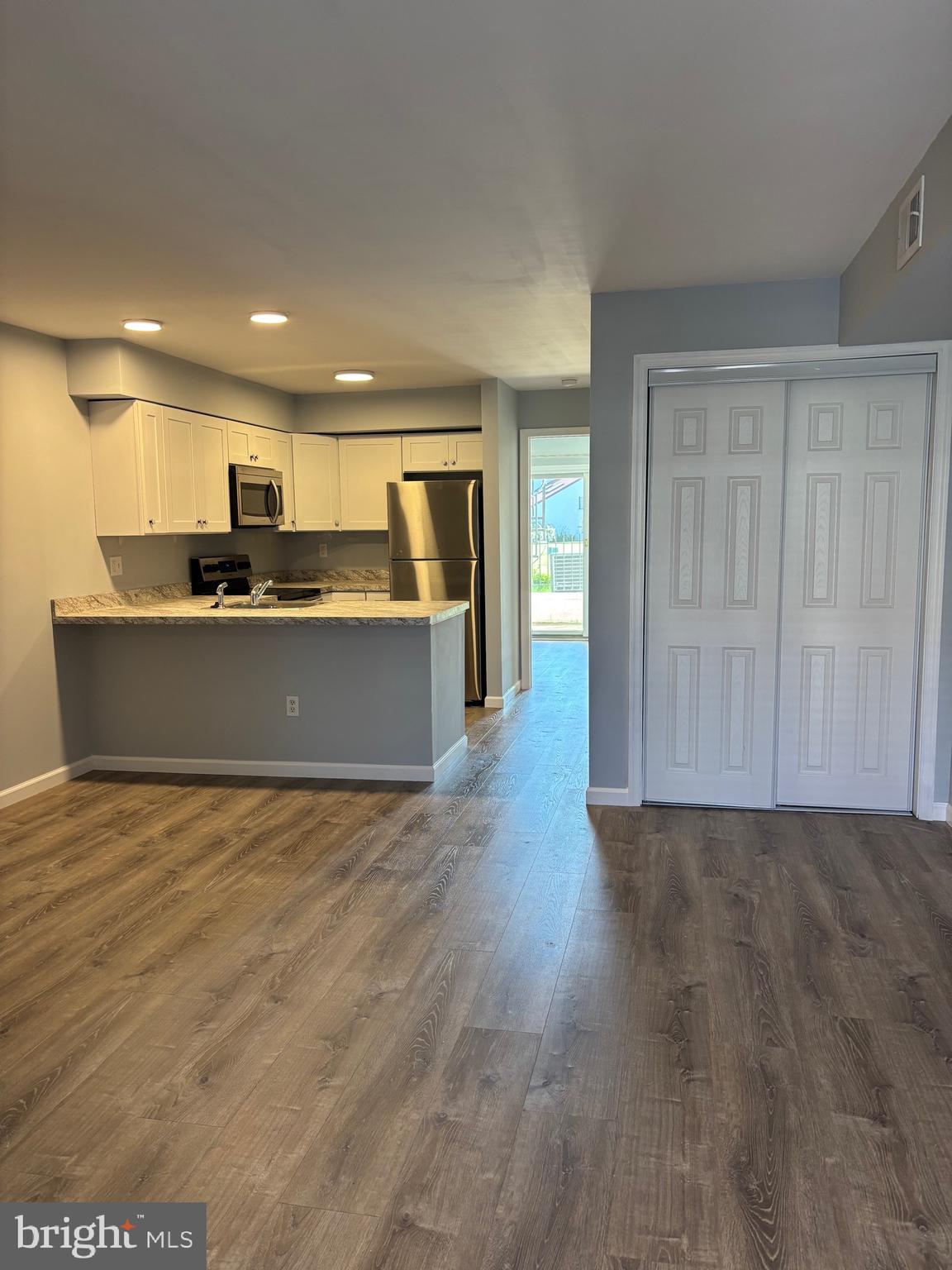 QUEENS LANDING - Residential Lease