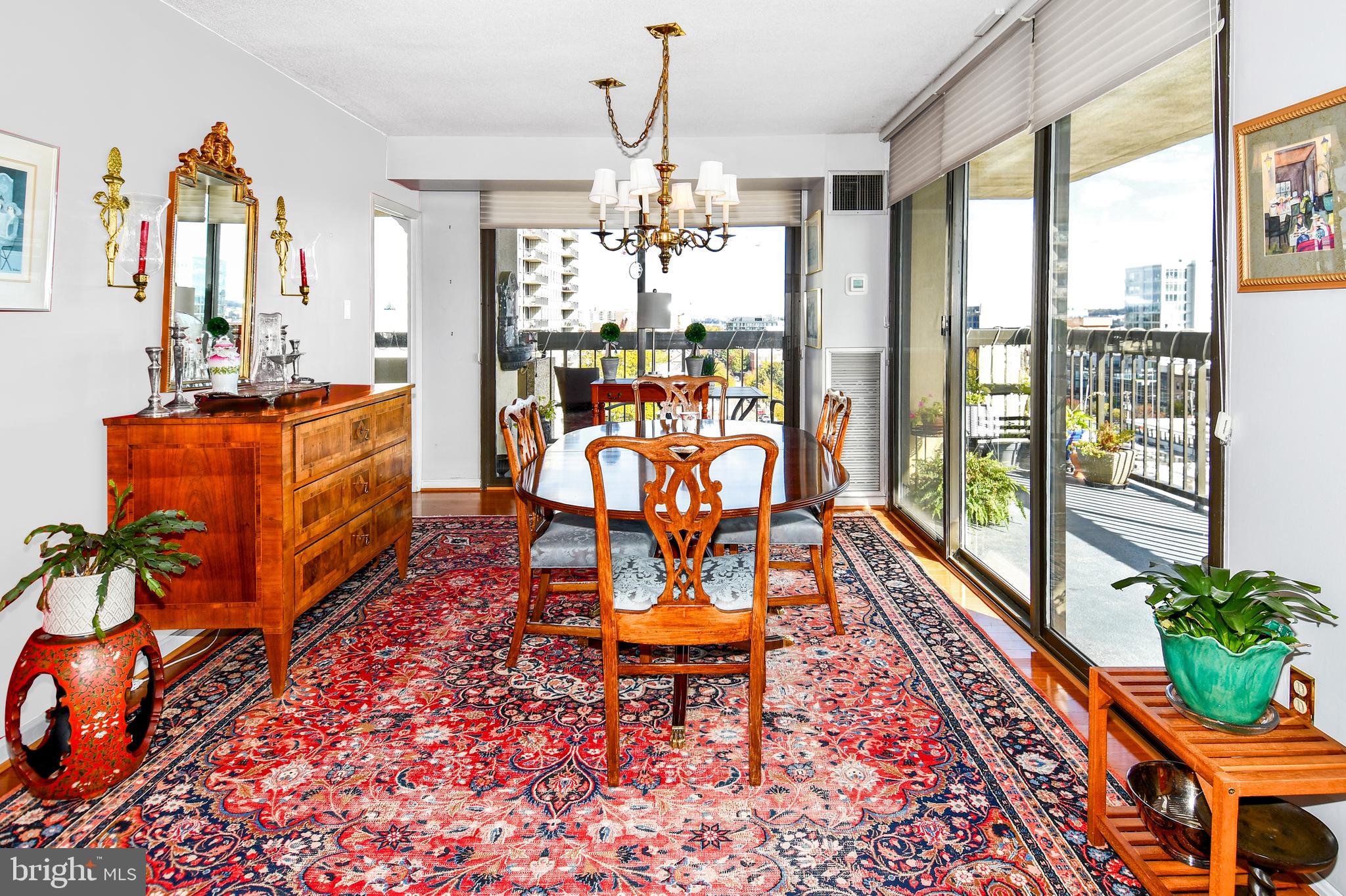 400 MADISON STREET 1008