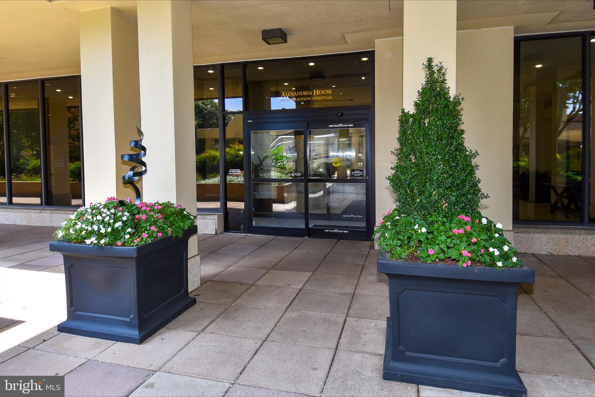 ALEXANDRIA HOUSE - Residential