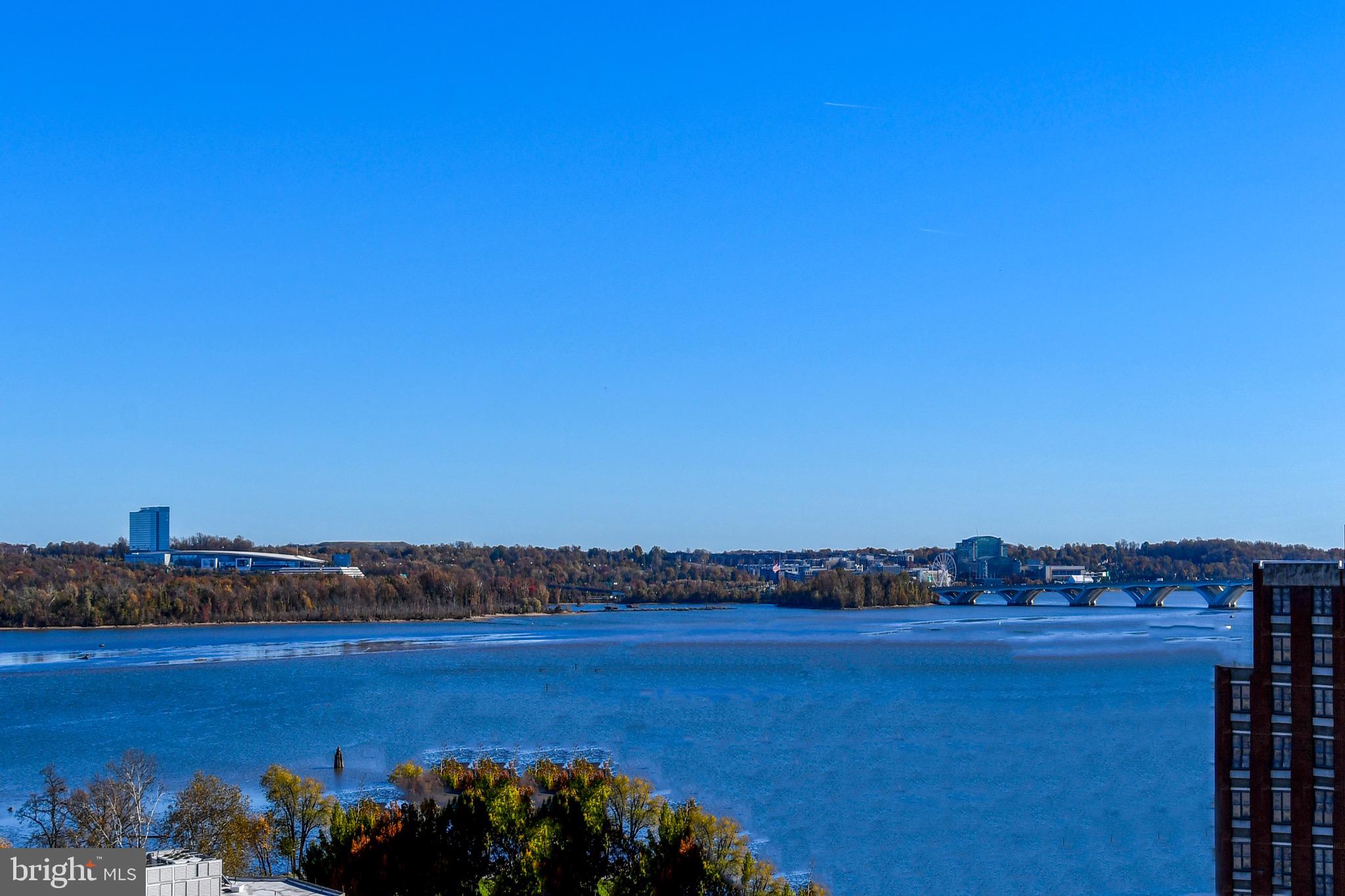 400 MADISON STREET 1008