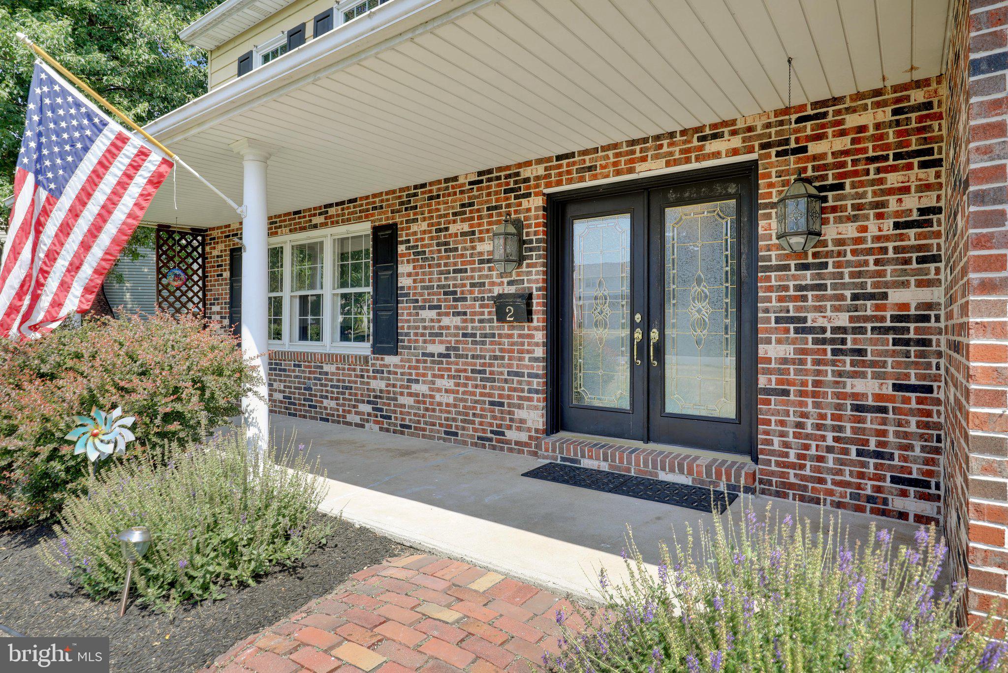 2 WILLOWWOOD COURT