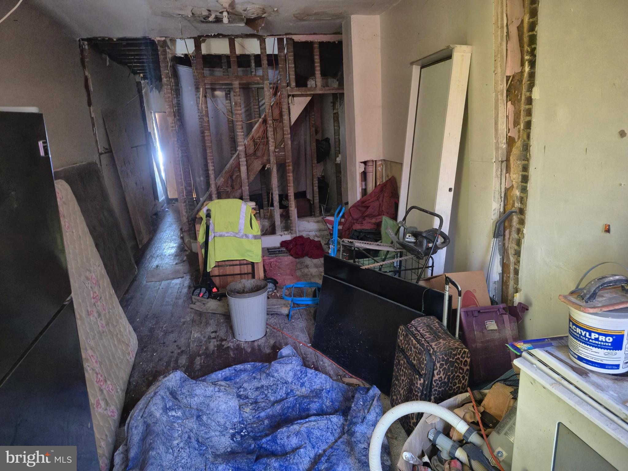 SANDTOWN-WINCHESTER - Residential