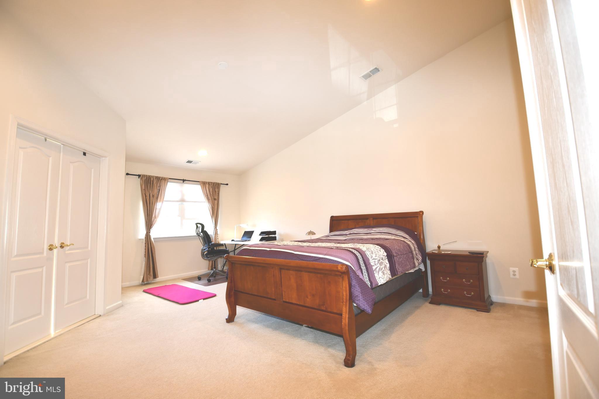 LOUDOUN VALLEY ESTATES - Residential Lease