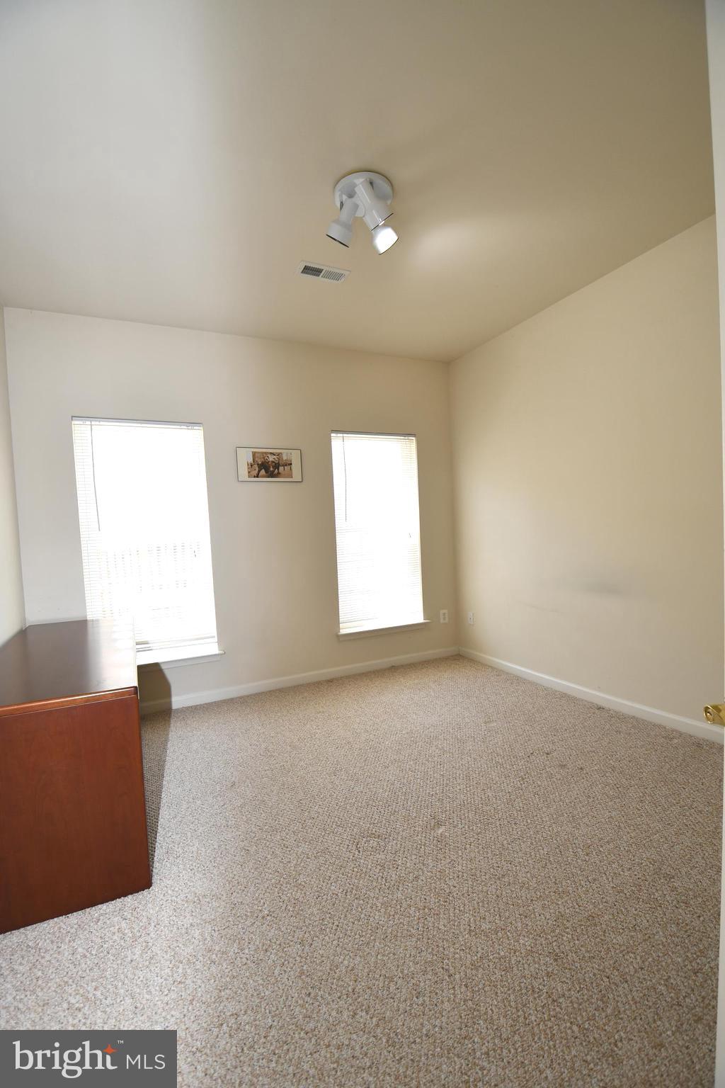 LOUDOUN VALLEY ESTATES - Residential Lease
