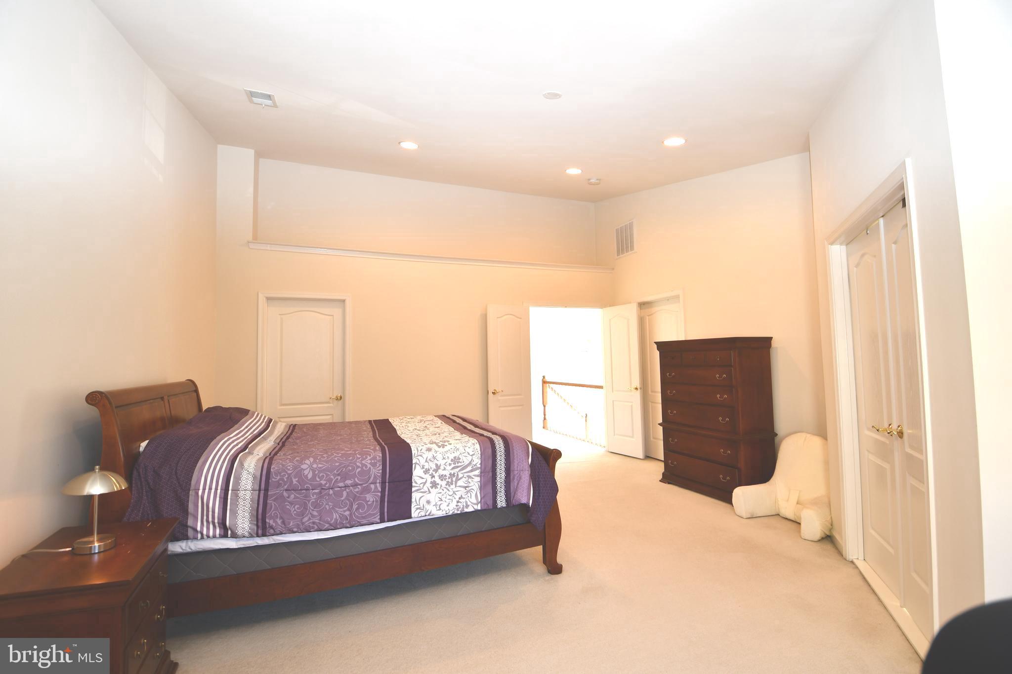 LOUDOUN VALLEY ESTATES - Residential Lease