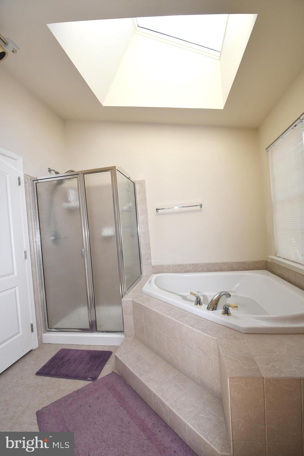 LOUDOUN VALLEY ESTATES - Residential Lease
