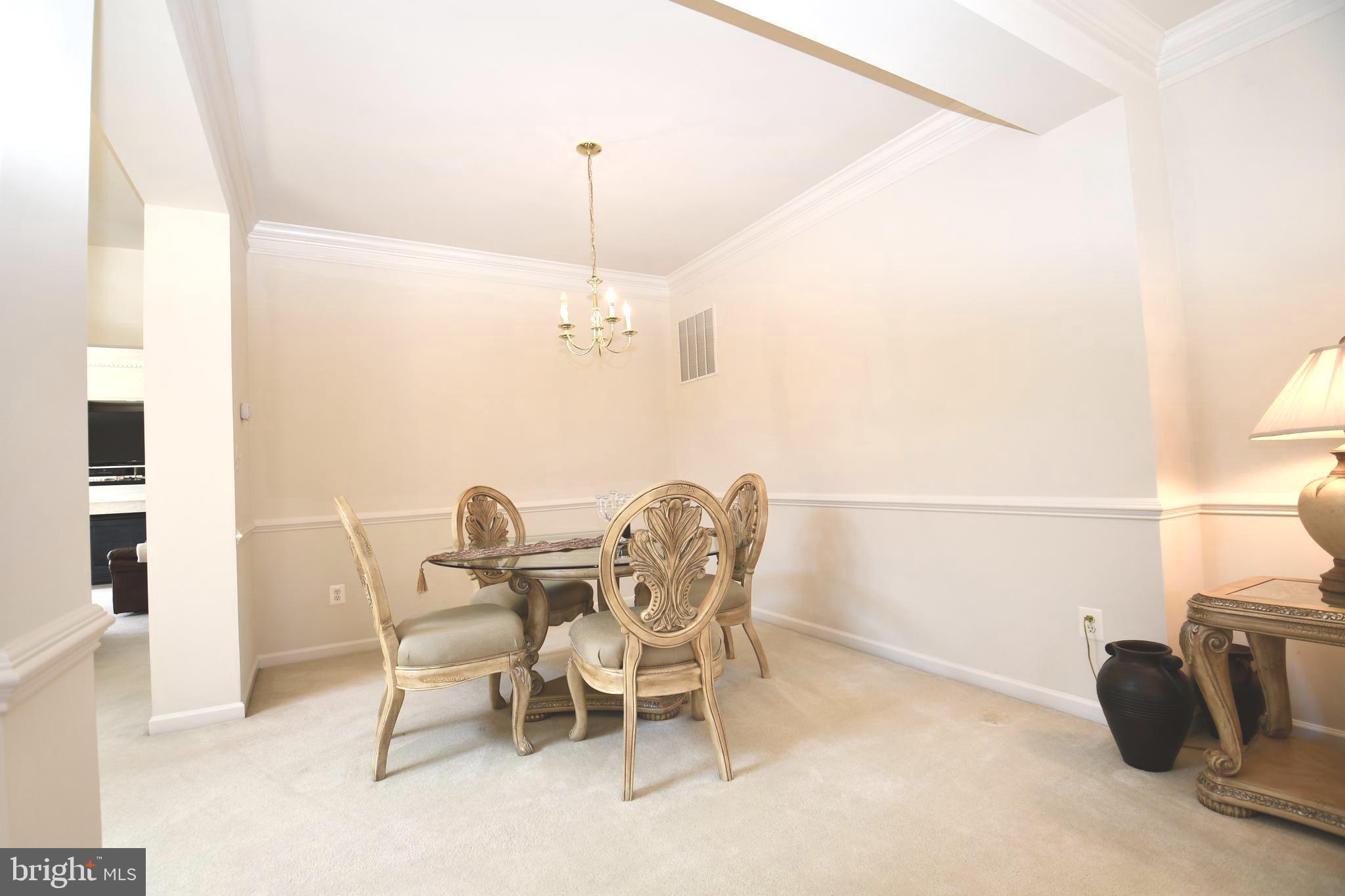 LOUDOUN VALLEY ESTATES - Residential Lease