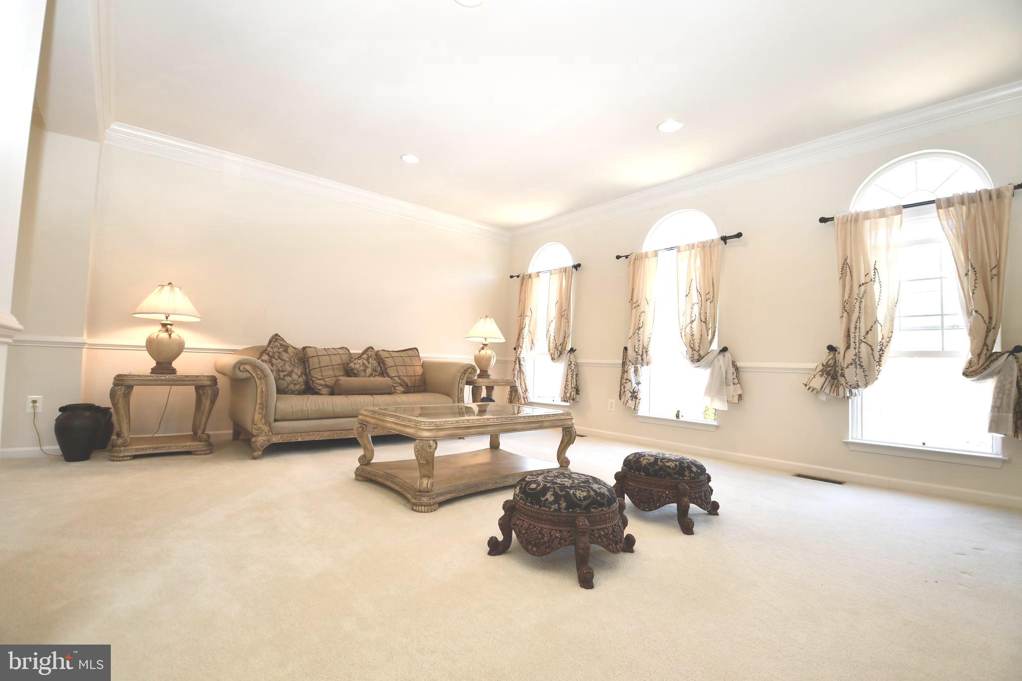 LOUDOUN VALLEY ESTATES - Residential Lease