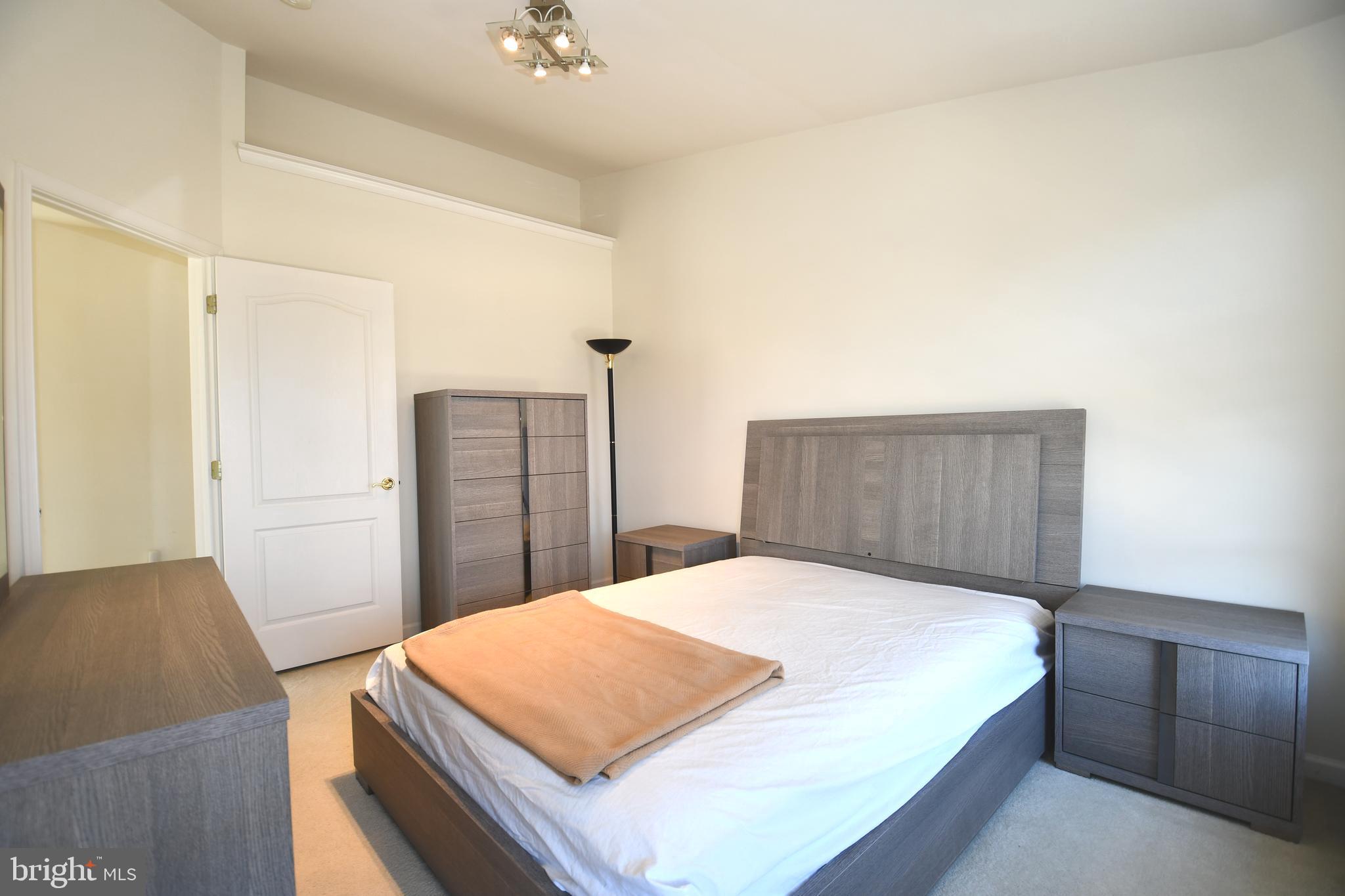 LOUDOUN VALLEY ESTATES - Residential Lease